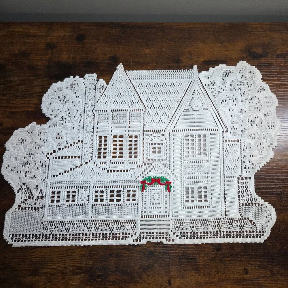 Vintage Table Runner Placemat OS White Good Christmas House Lace Doily